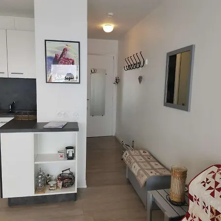 4 Pers Avec Balcon, Centre Station, Proche Pistes, Ascenseur - Fr-1-404-95 Apartment *